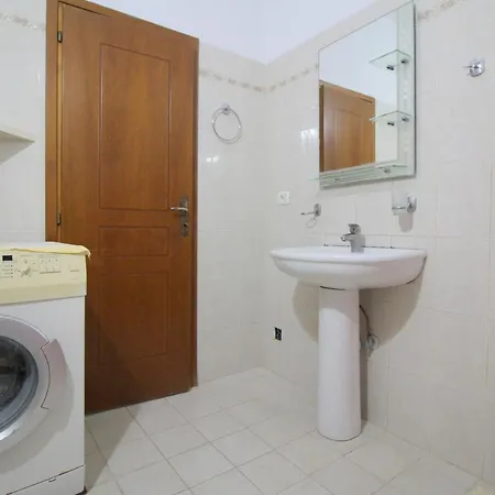 Apartment Lengu Holidays