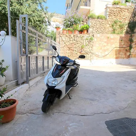Lengu Holidays * Sarande