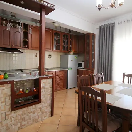 Lengu Holidays Apartment