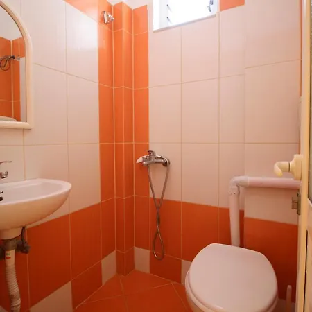 Lengu Holidays Apartment Sarande