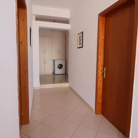 Apartment Lengu Holidays *