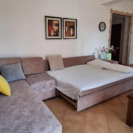 Lengu Holidays Apartmán *